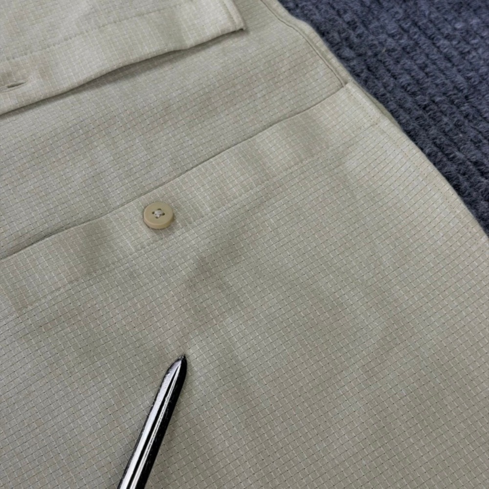 Lululemon Men Large Short Sleeve Button Up Tech Shirt Green Grid Ripstop READ - Picture 5 of 11
